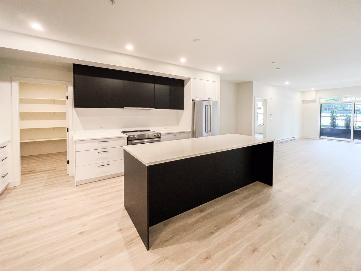 2635 King George Boulevard - Photo 2