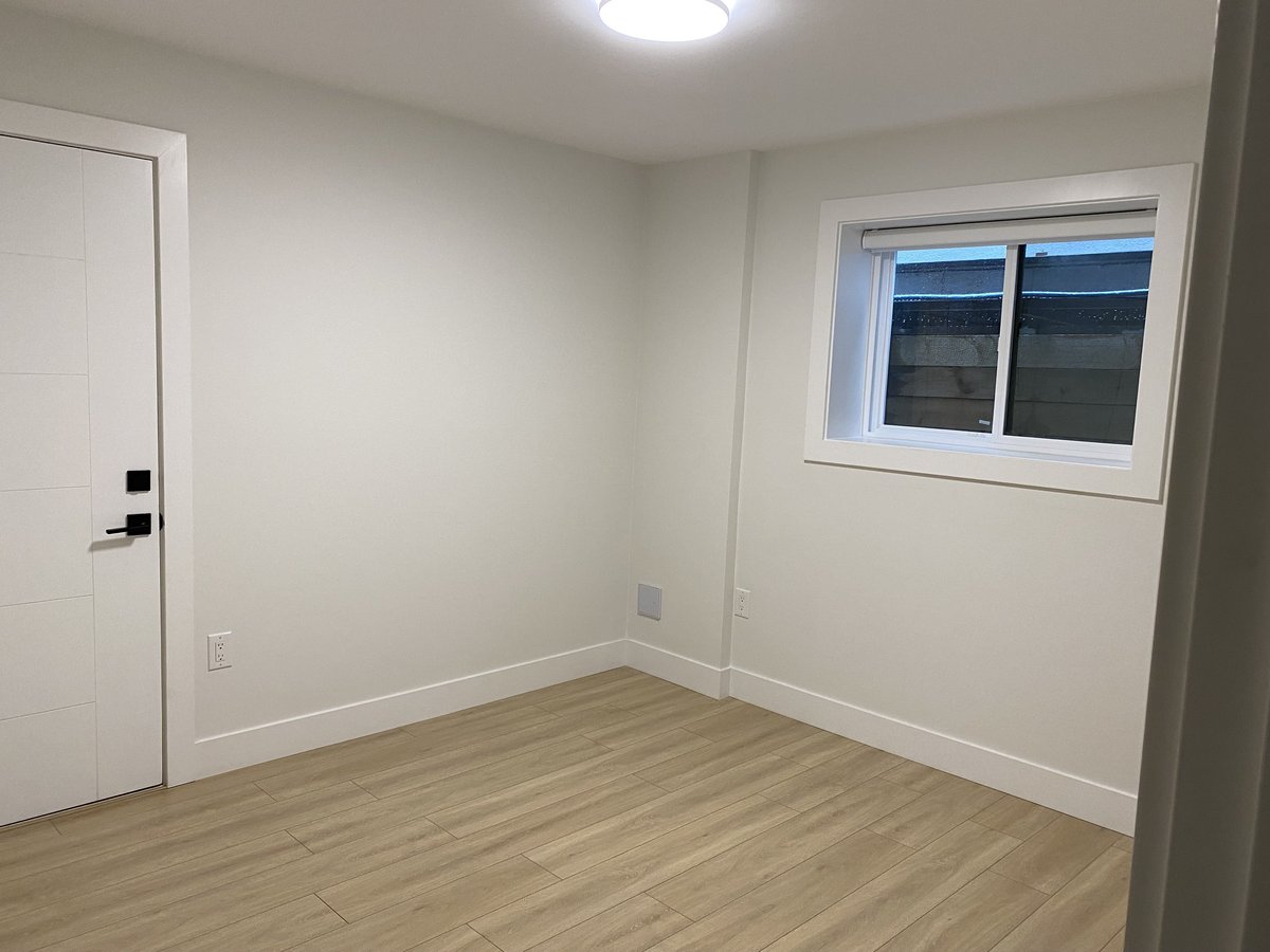16736 18B Avenue - Photo 5
