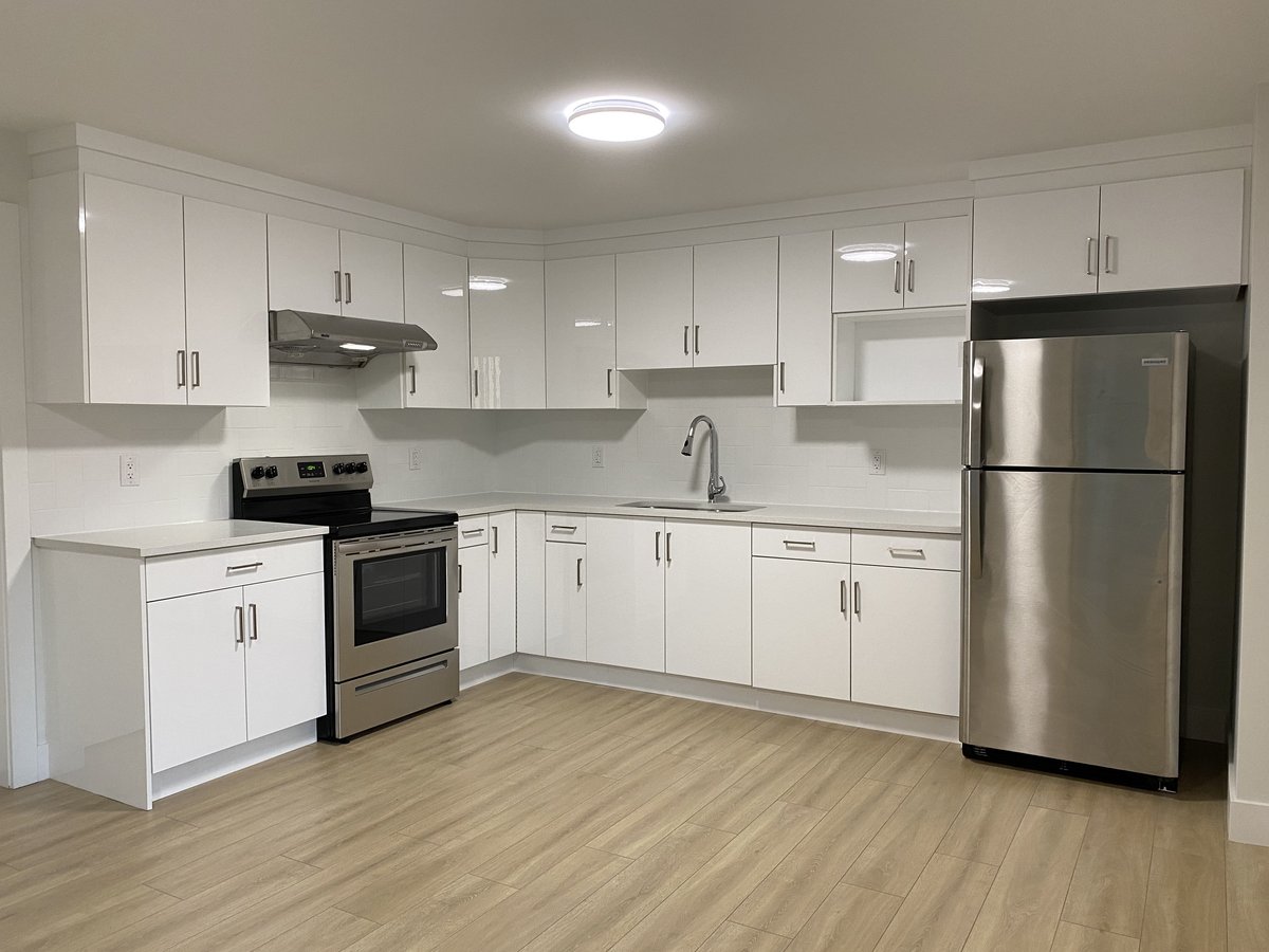 16736 18B Avenue - Photo 10