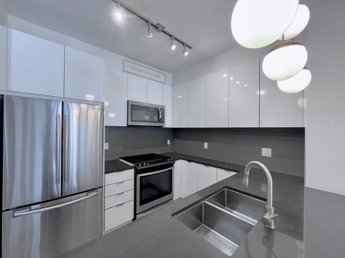 15137 33 Avenue - Photo 6