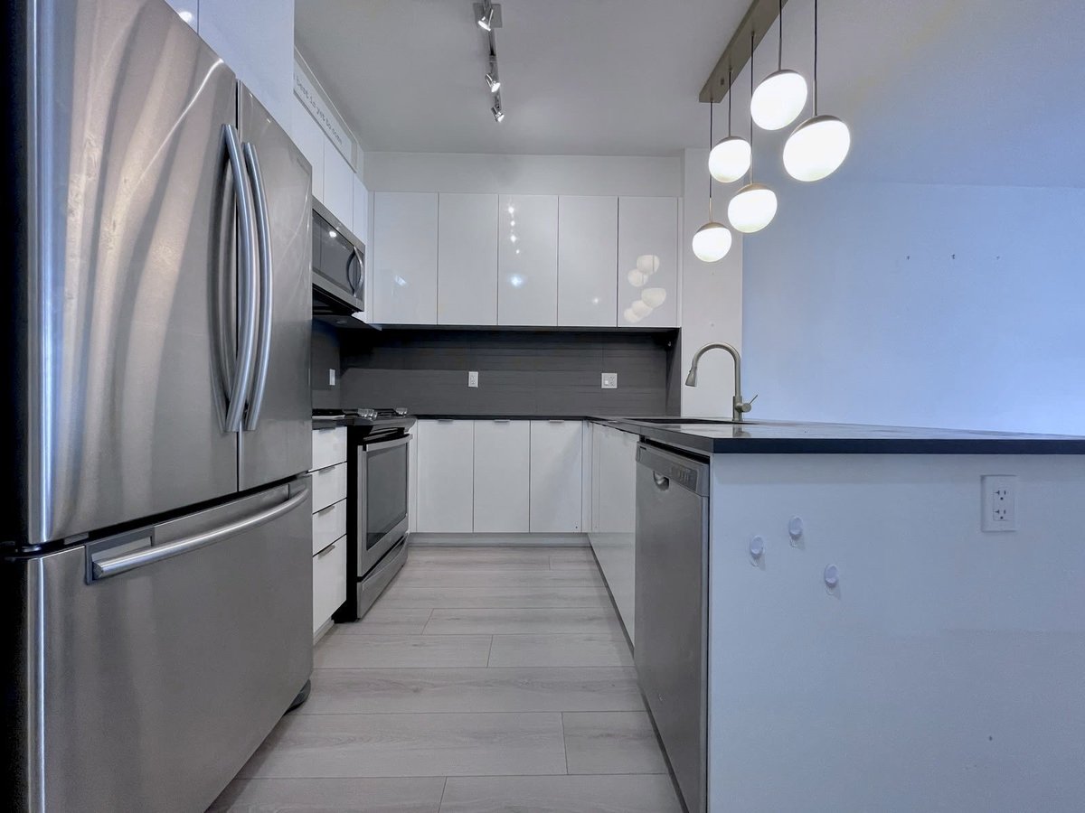 15137 33 Avenue - Photo 7