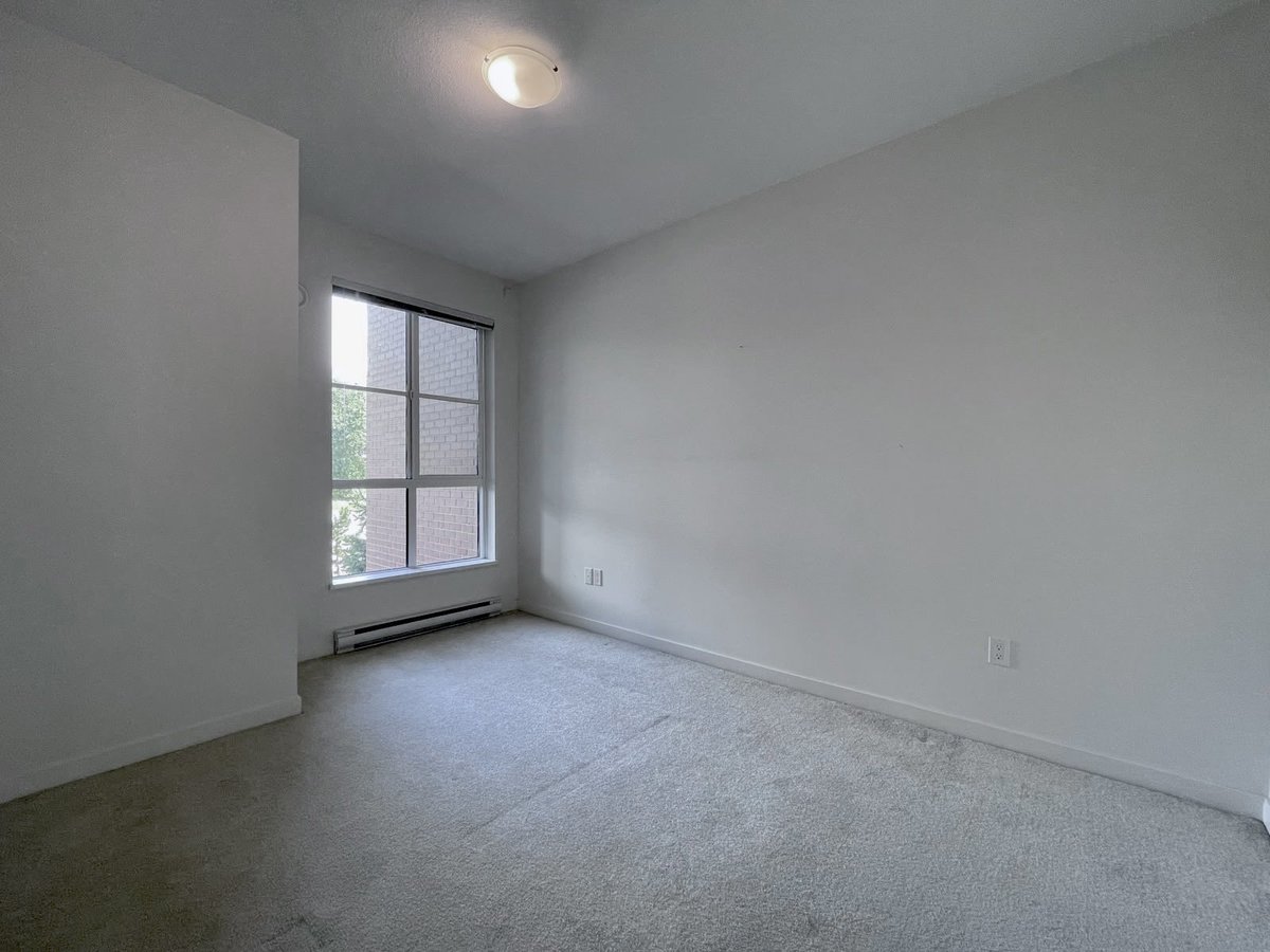 15137 33 Avenue - Photo 9