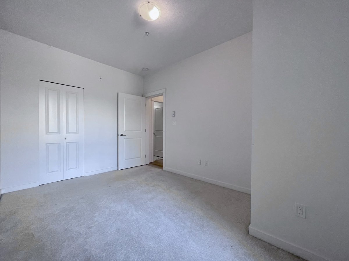 15137 33 Avenue - Photo 10