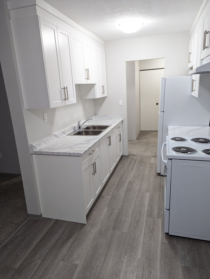 17775 57 Avenue - Photo 2