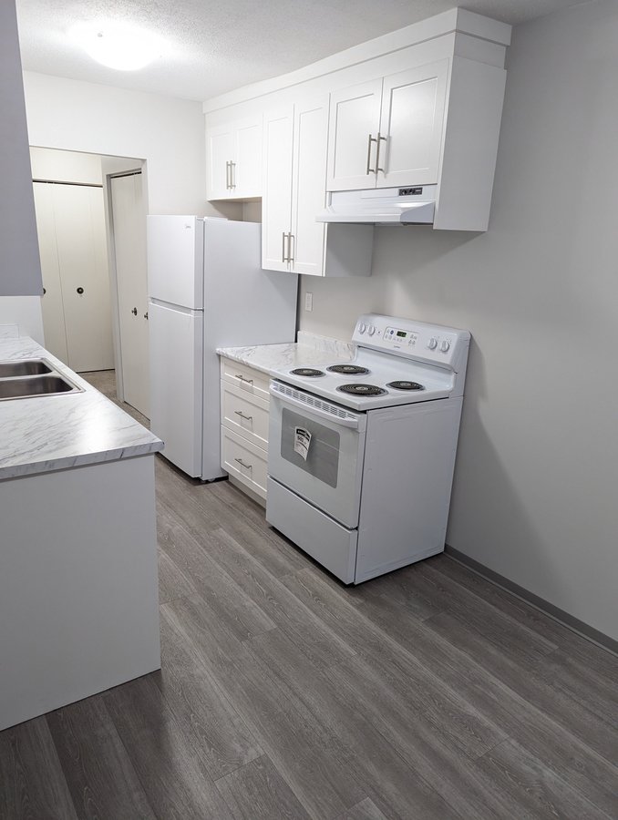 17775 57 Avenue - Photo 1