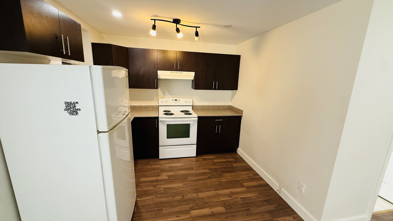 7111 194B Street - Photo 2