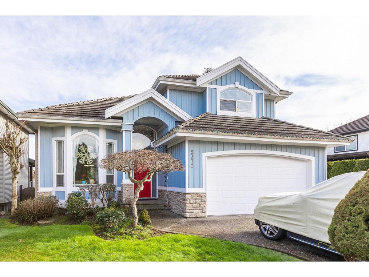 8370 168A STREET - Photo 2