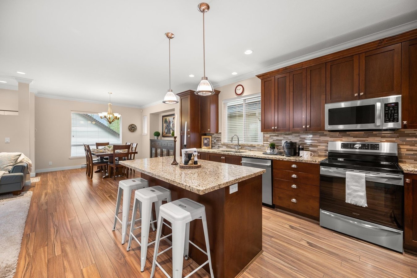 18990 67A Avenue - Photo 4