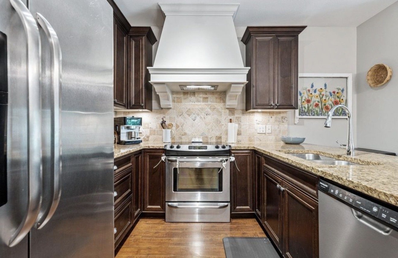 19530 65 Avenue - Photo 3