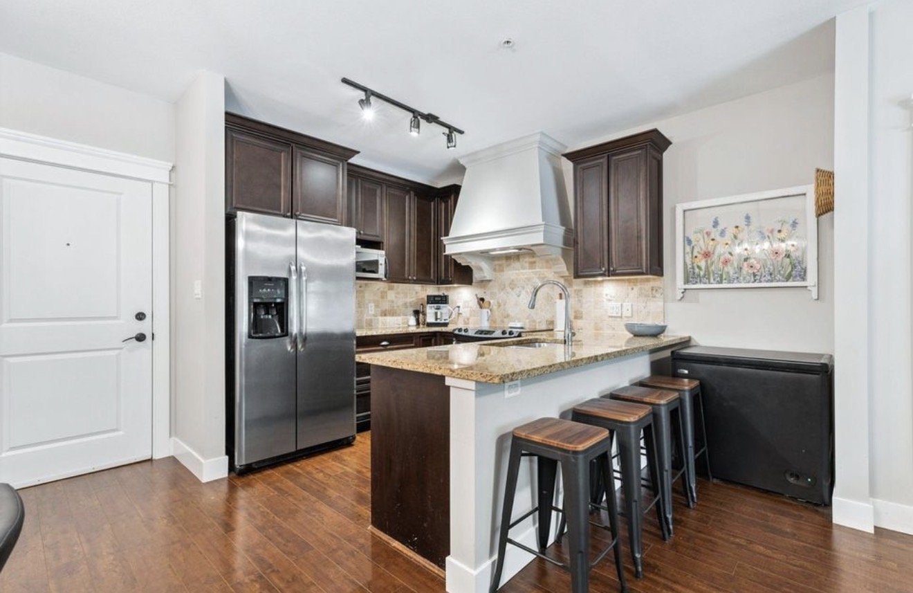 19530 65 Avenue - Photo 4