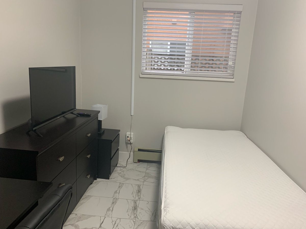 8648 161 Street - Photo 3