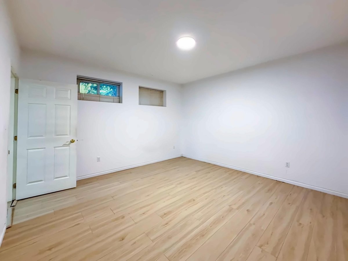8687 165A Street - Photo 4