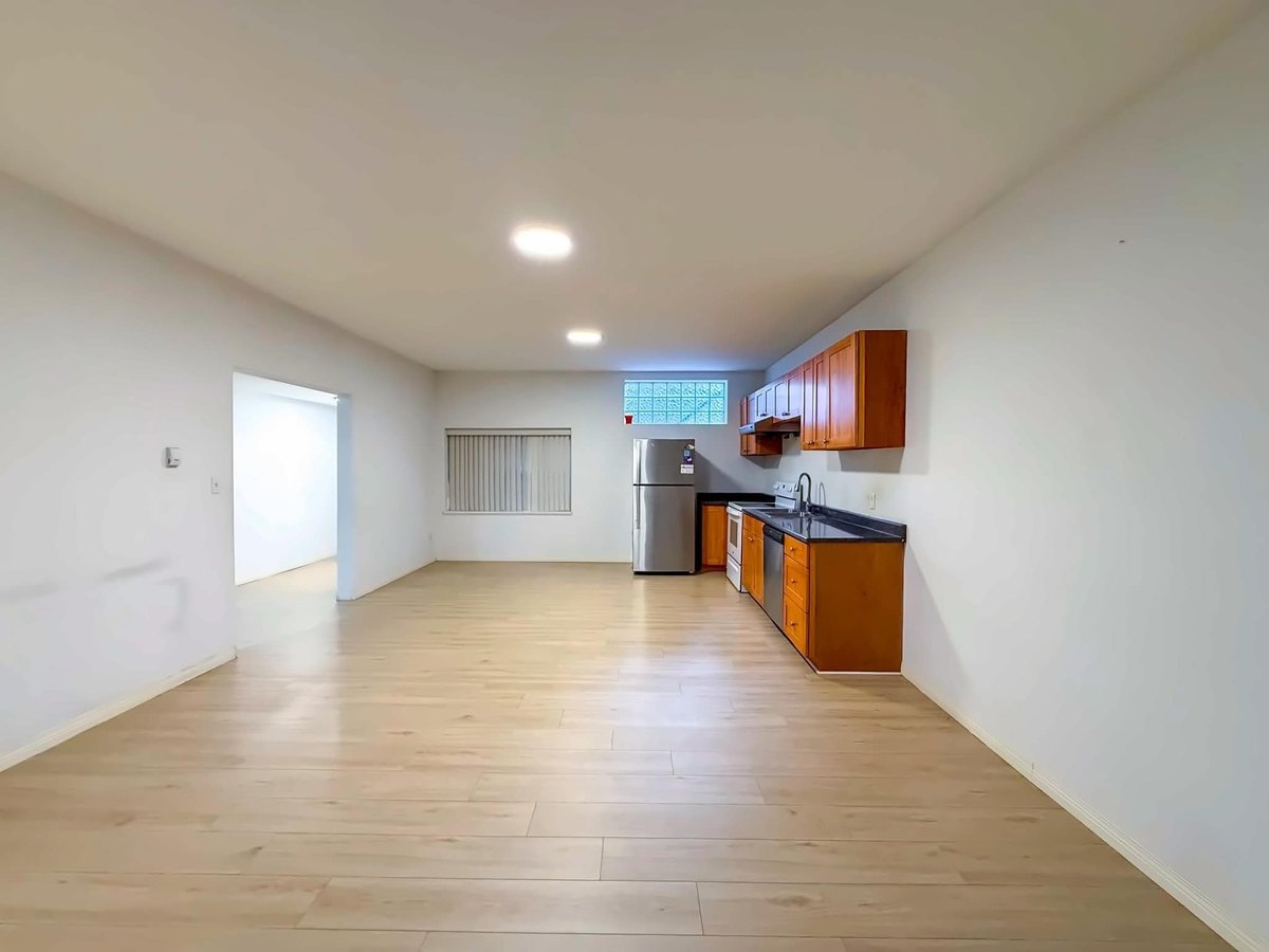 8687 165A Street - Photo 8