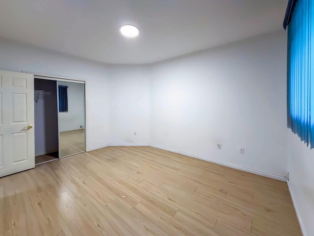 8687 165A Street - Photo 10
