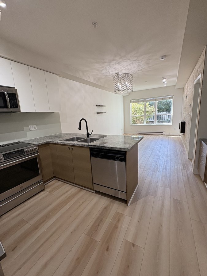 6440 194 Street - Photo 1