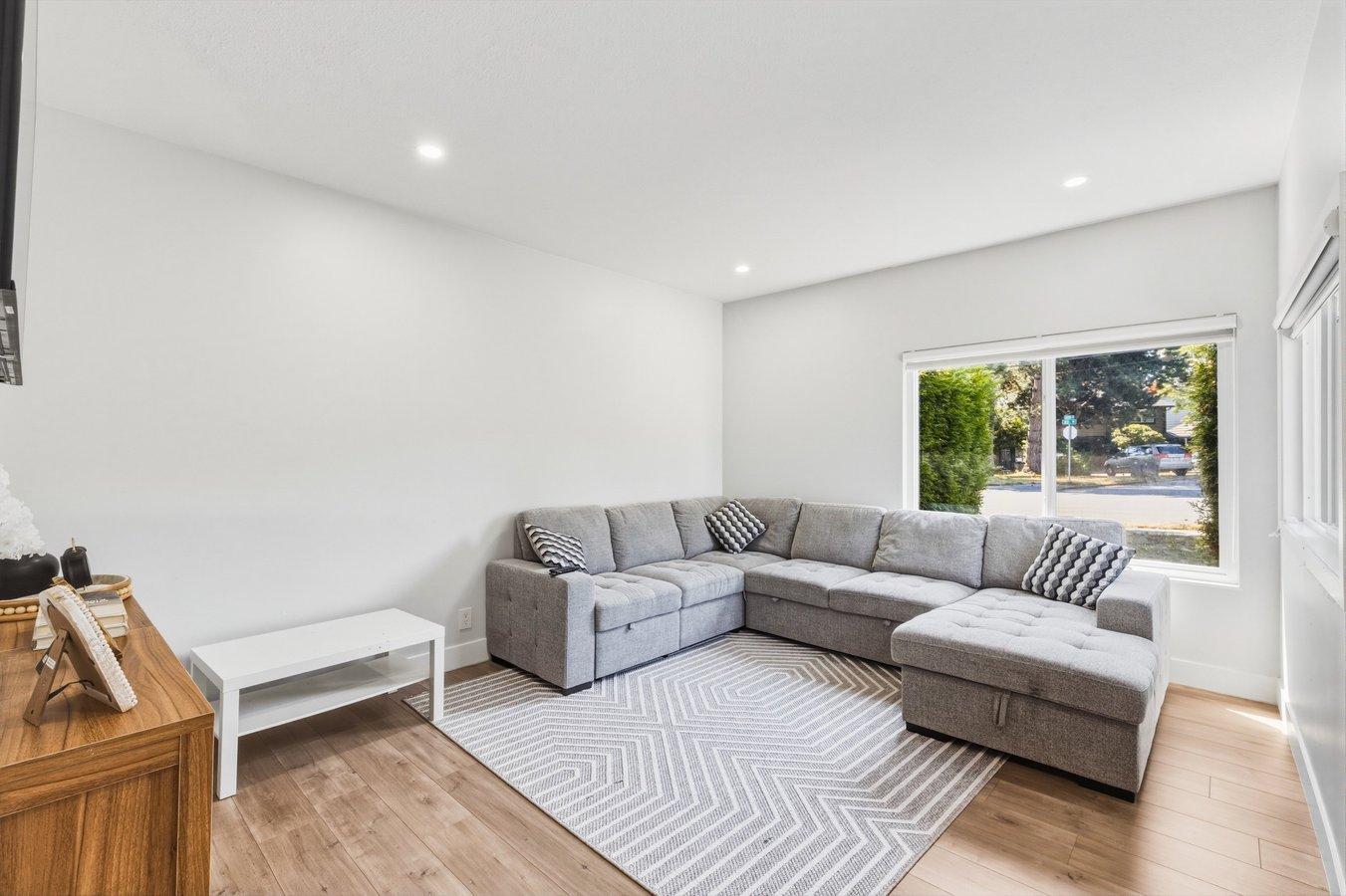 15691 20 Avenue - Photo 3