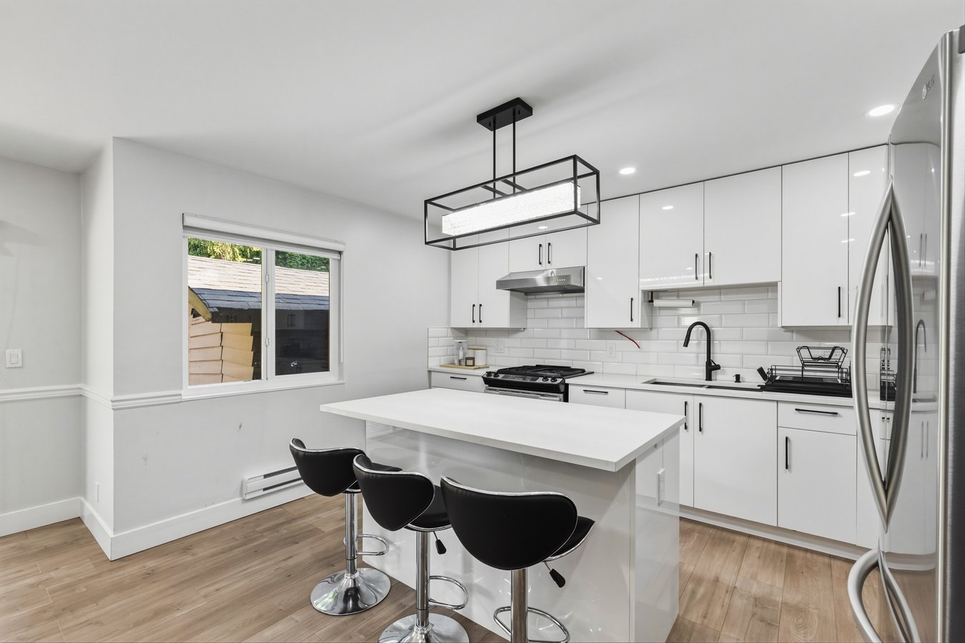 15691 20 Avenue - Photo 6
