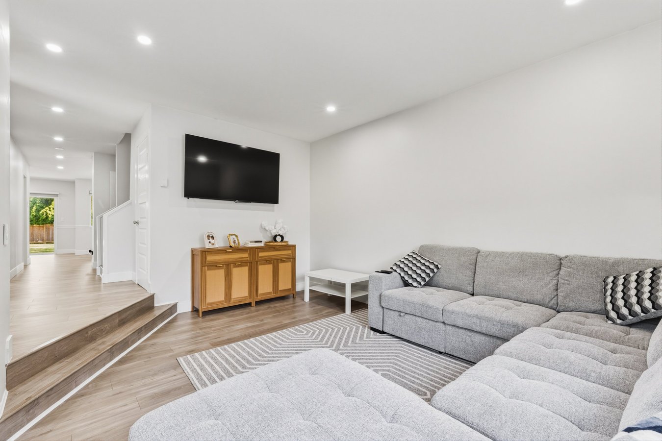 15691 20 Avenue - Photo 5