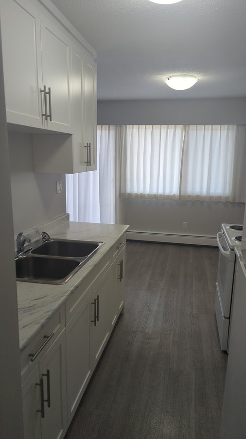 17775 57 Avenue - Photo 2