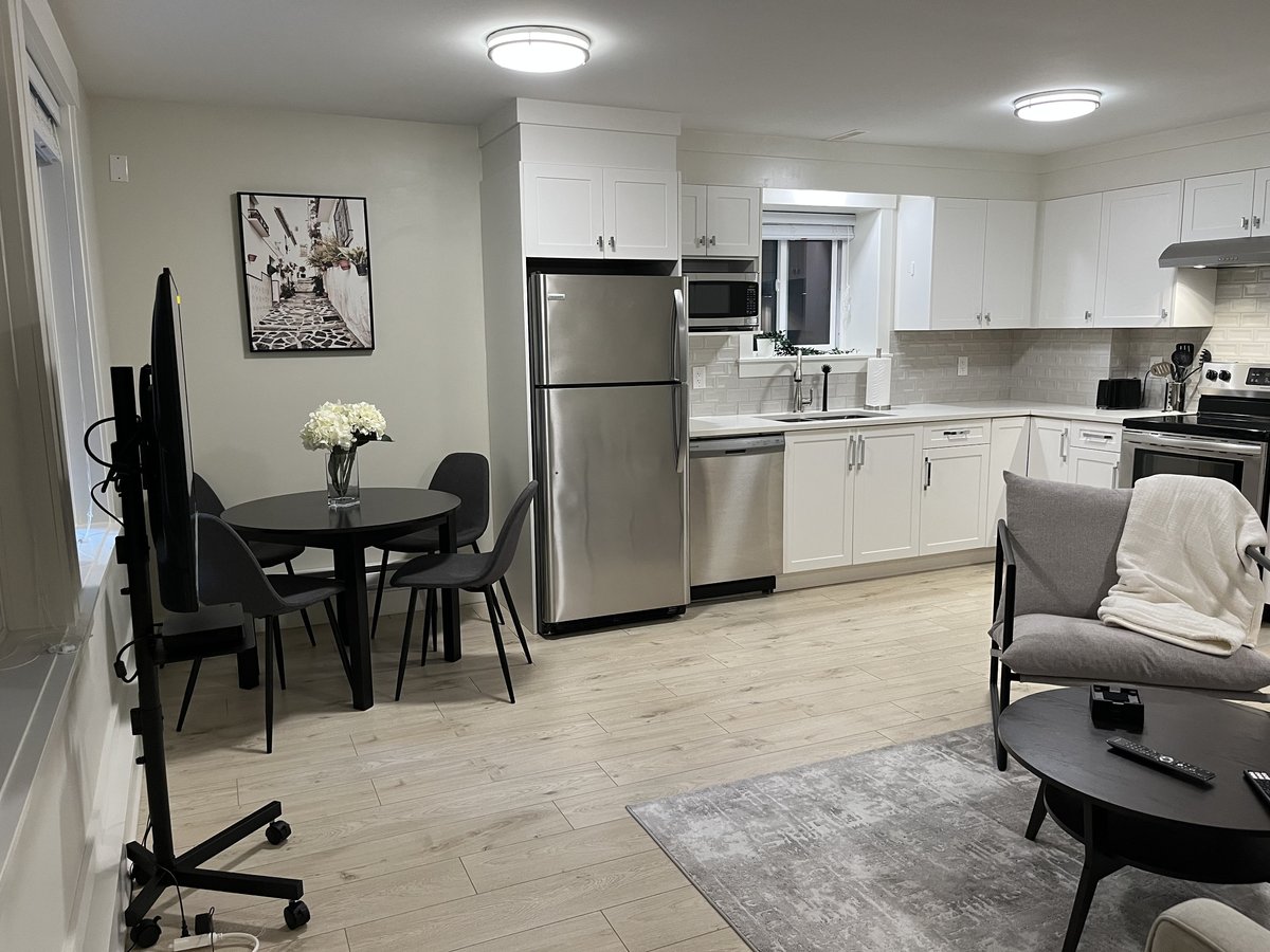 17131 0A Avenue - Photo 2