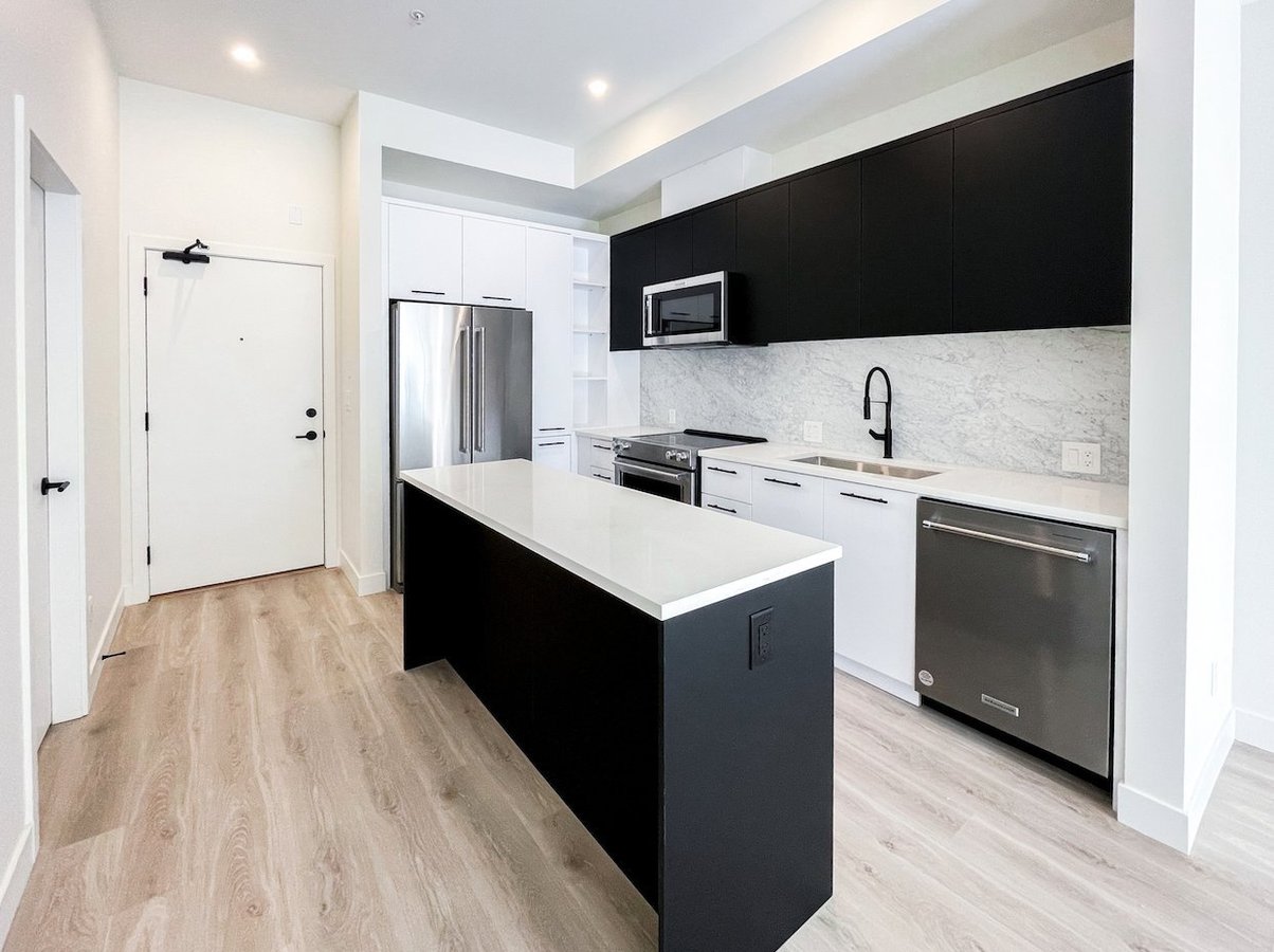 2635 King George Boulevard - Photo 2