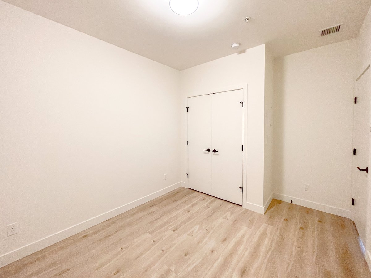 2635 King George Boulevard - Photo 8