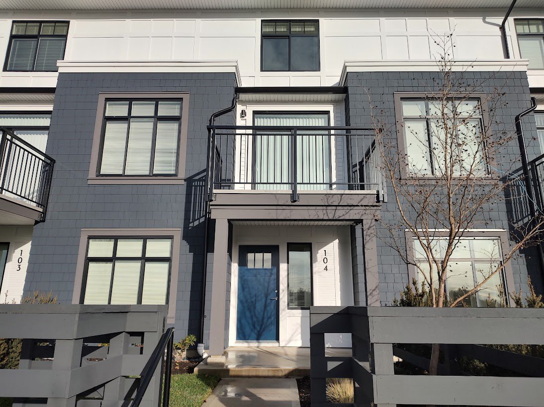 Surrey 4 Bedroom Apartments Condos and Houses for Rent