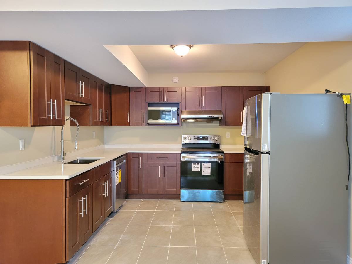 Surrey BC Houses and Bedrooms for Rent