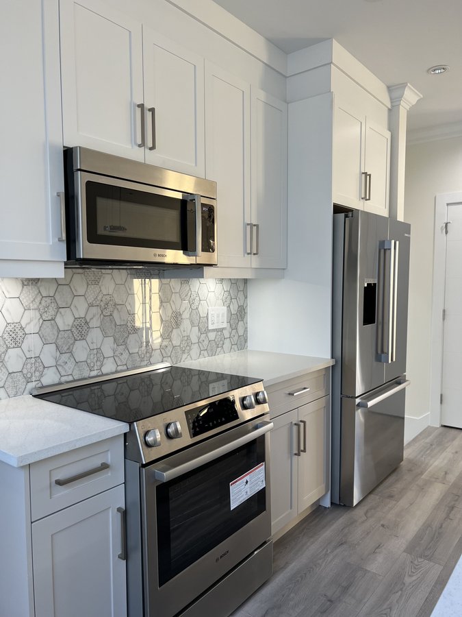 8181 135A Street - Photo 2