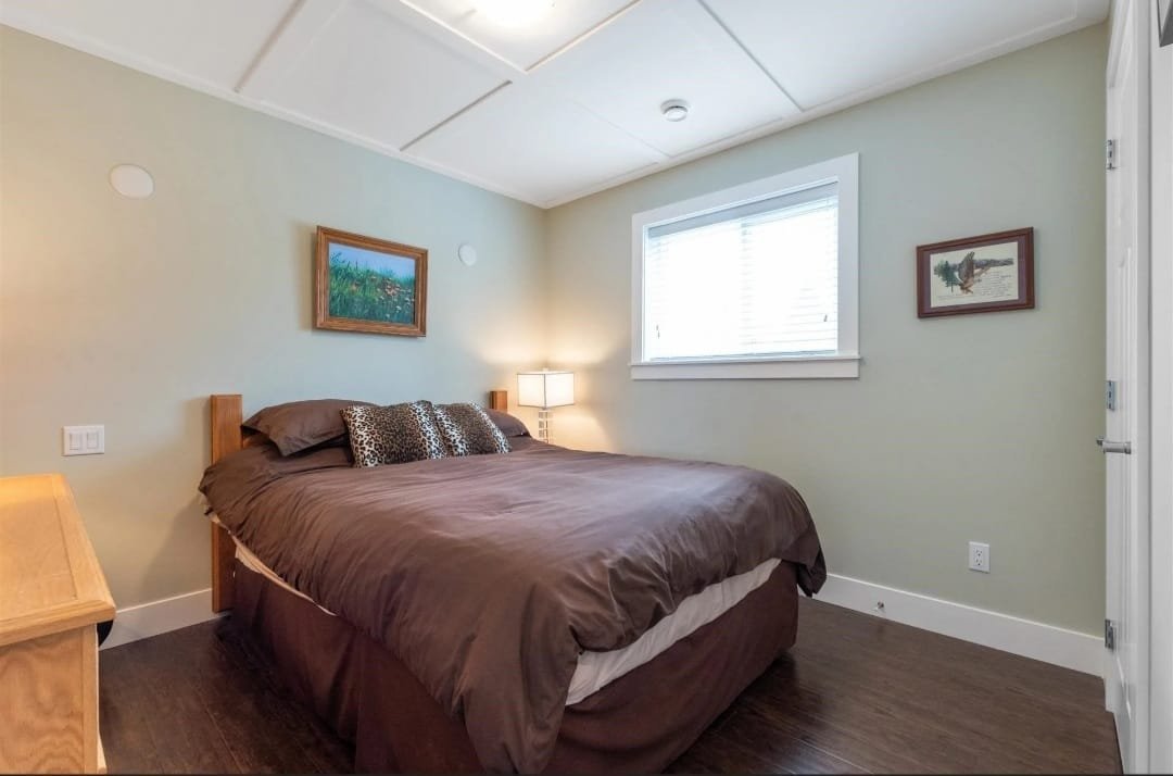 60 Avenue - Photo 2