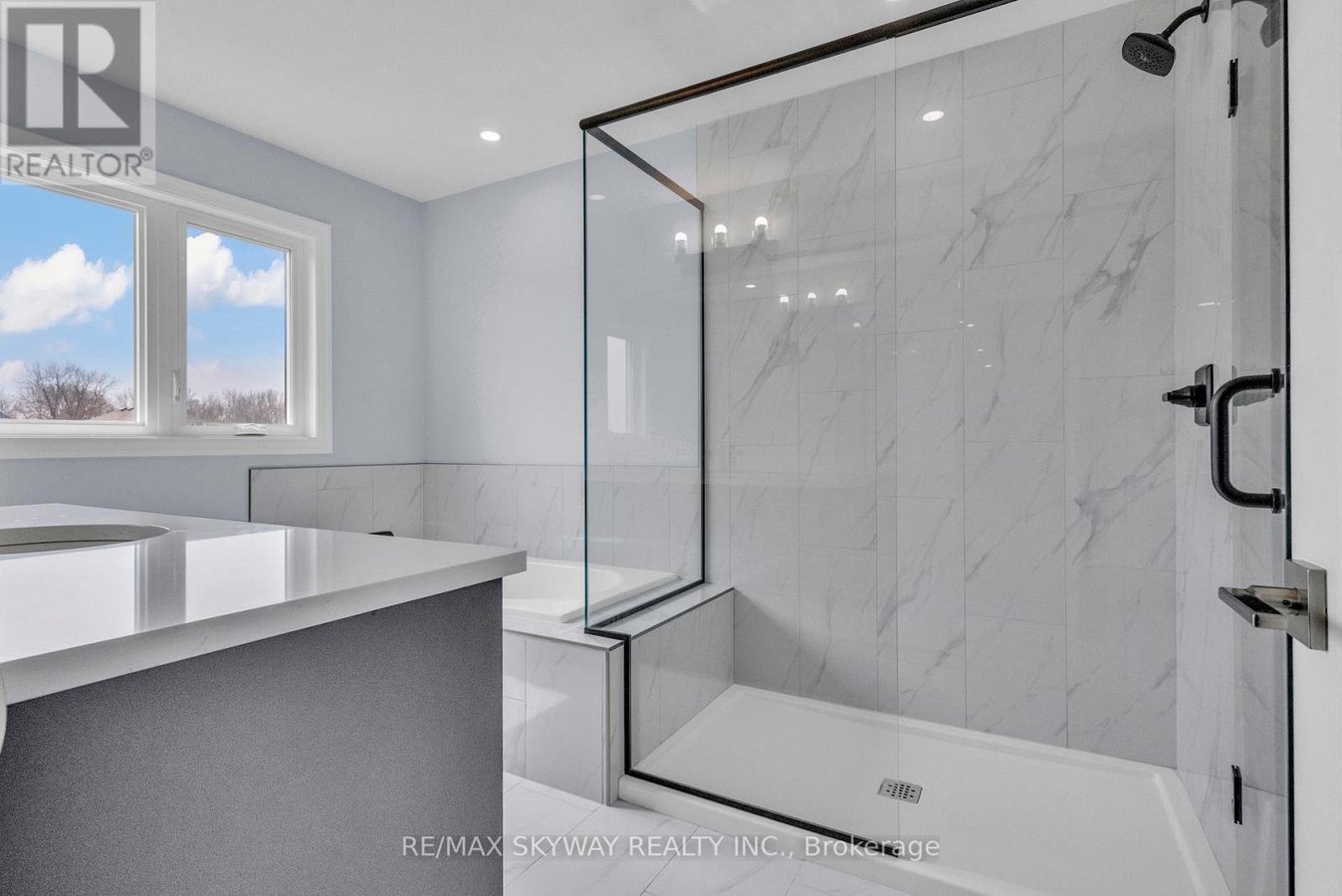 176 FOXBOROUGH PLACE - Photo 42