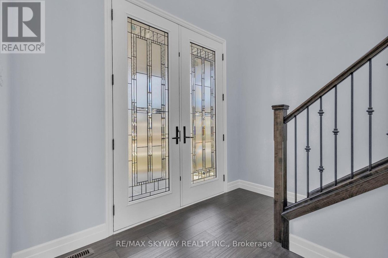 176 FOXBOROUGH PLACE - Photo 7