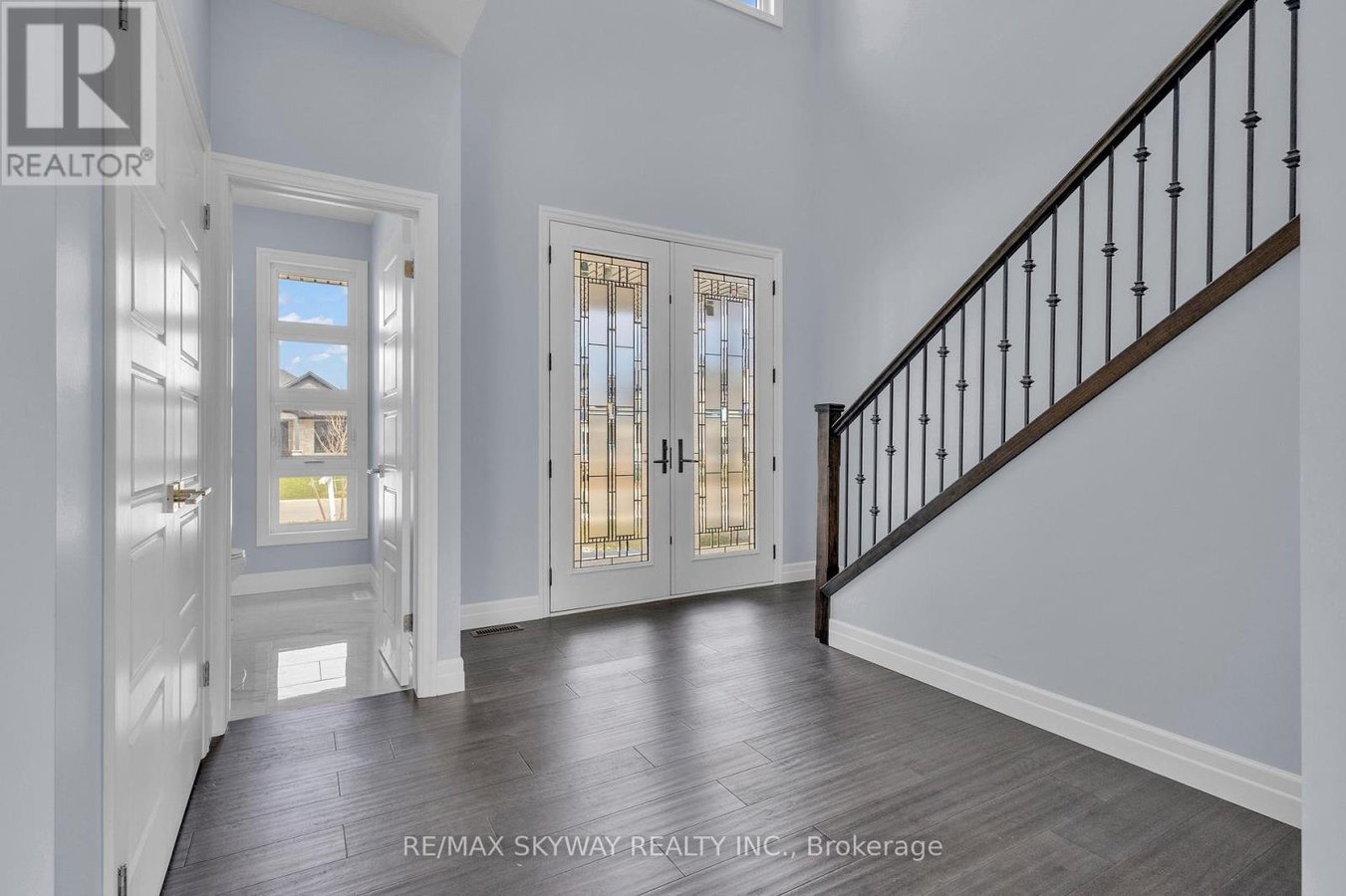 176 FOXBOROUGH PLACE - Photo 9