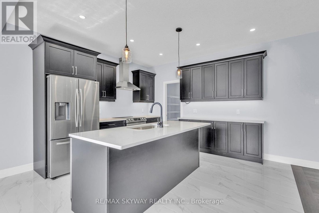176 FOXBOROUGH PLACE - Photo 29