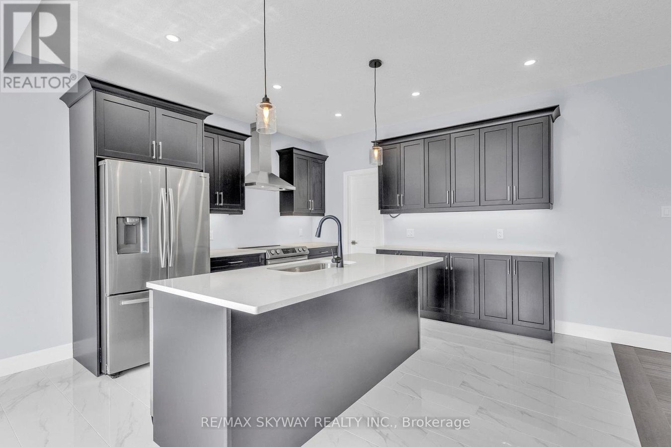 176 FOXBOROUGH PLACE - Photo 30