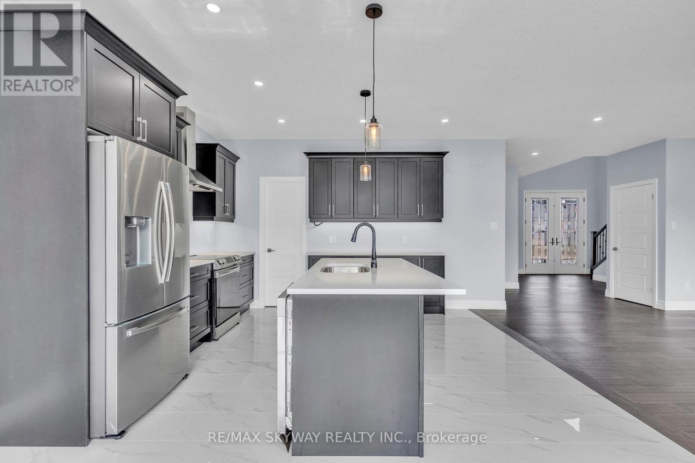 176 FOXBOROUGH PLACE - Photo 36