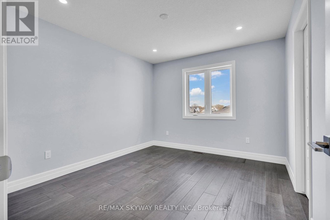176 FOXBOROUGH PLACE - Photo 46