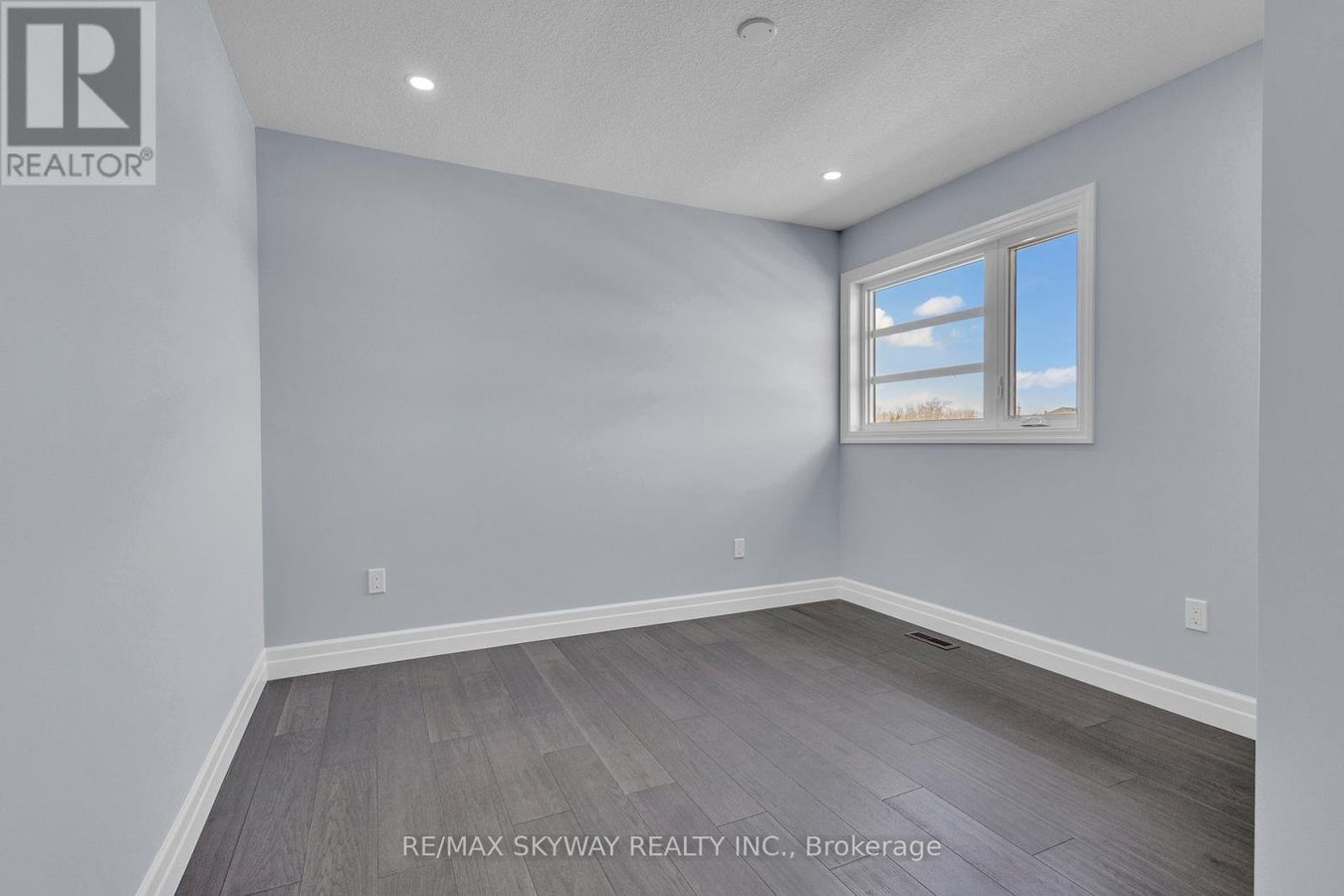 176 FOXBOROUGH PLACE - Photo 48