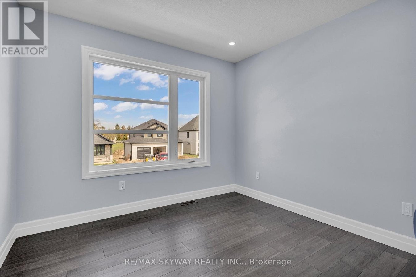 176 FOXBOROUGH PLACE - Photo 49