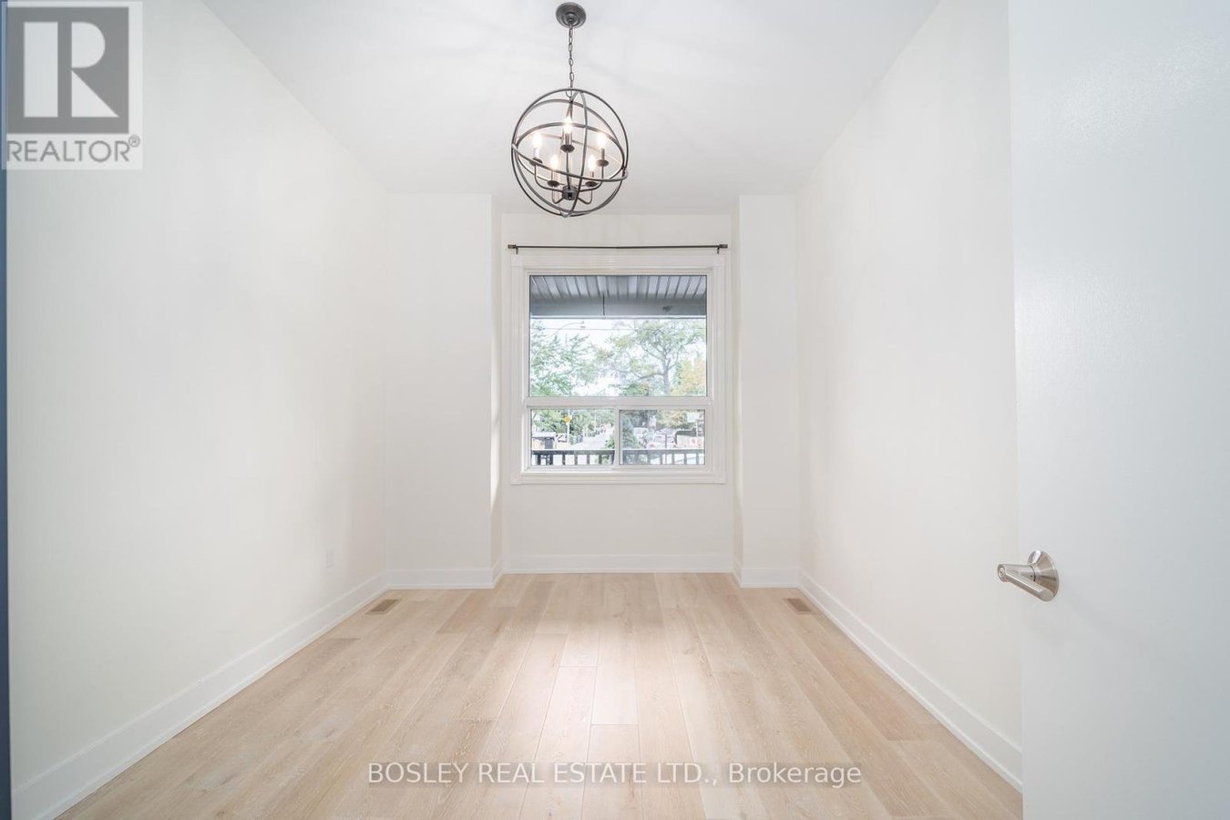 2 - 13 MANSFIELD AVENUE - Photo 6