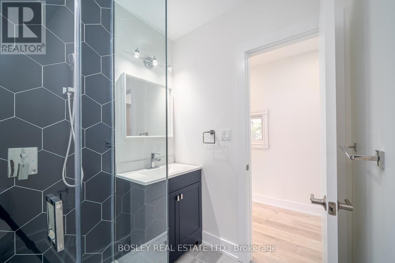 2 - 13 MANSFIELD AVENUE - Photo 10