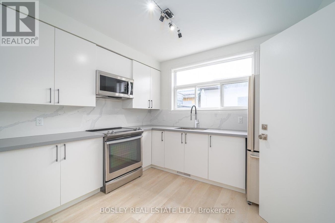 2 - 13 MANSFIELD AVENUE - Photo 13