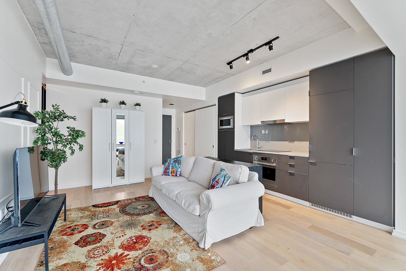 170 Bayview Avenue - Photo 4