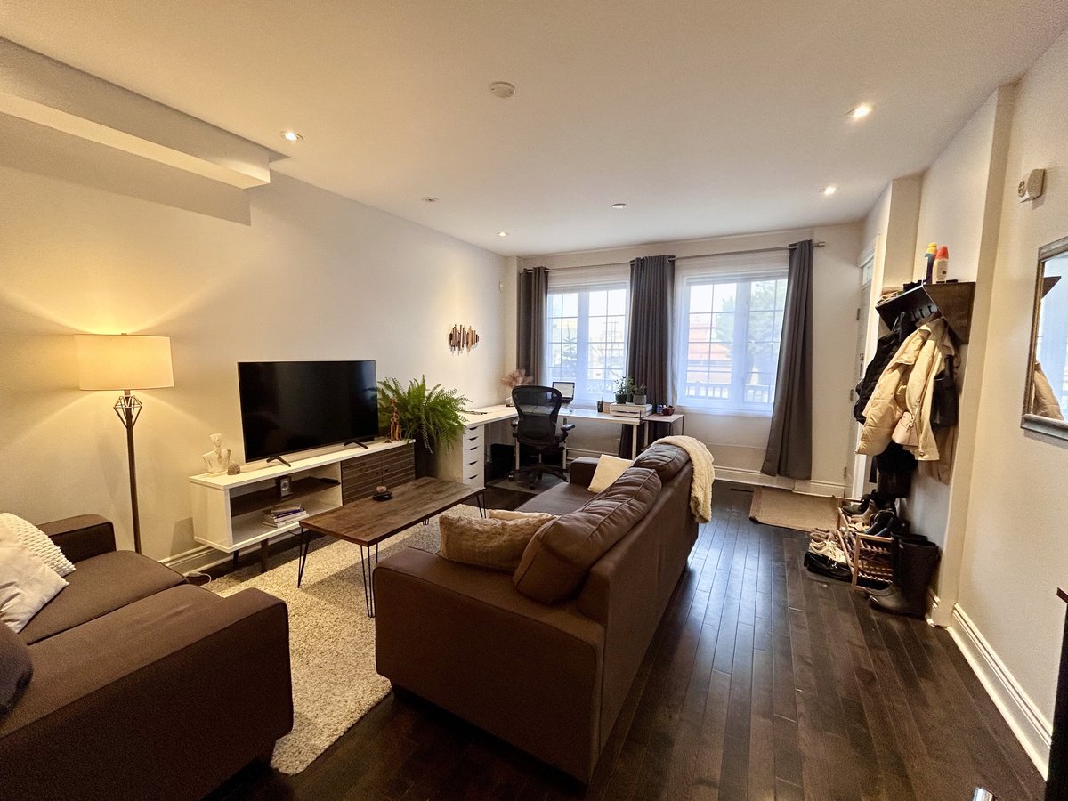 36 Coxwell Avenue - Photo 4