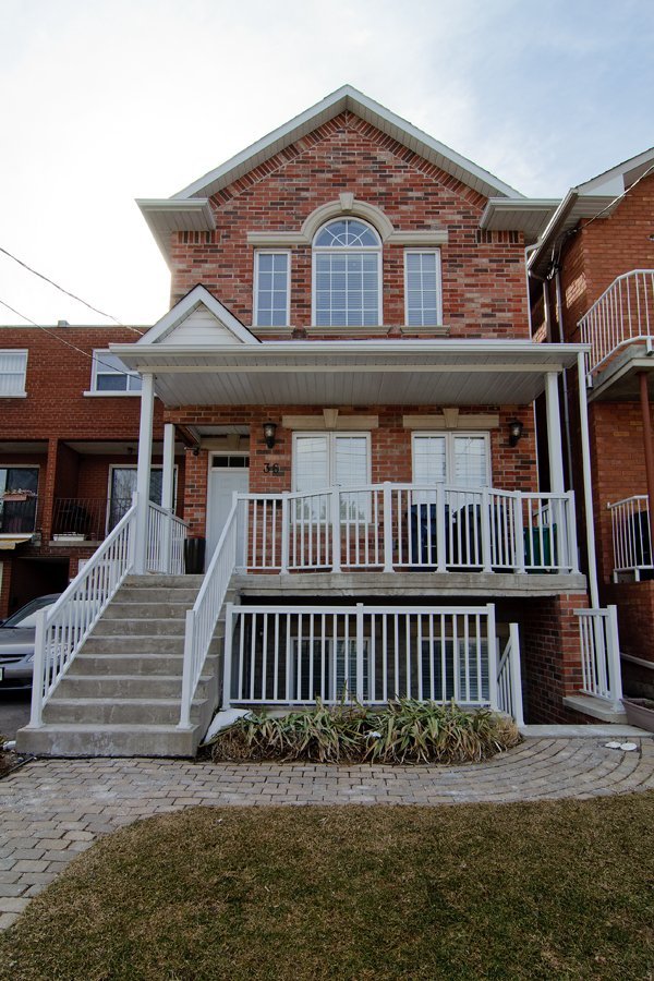 36 Coxwell Avenue - Photo 1