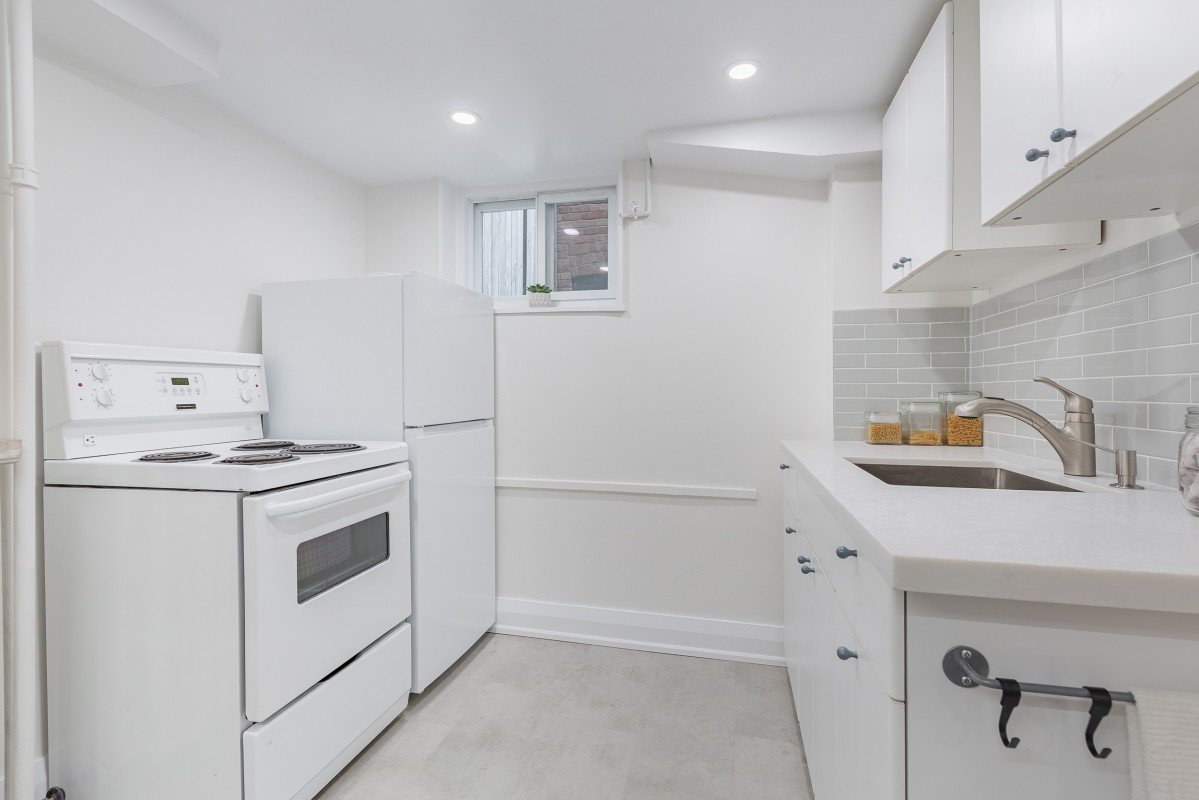 70 Nina Street - Photo 3