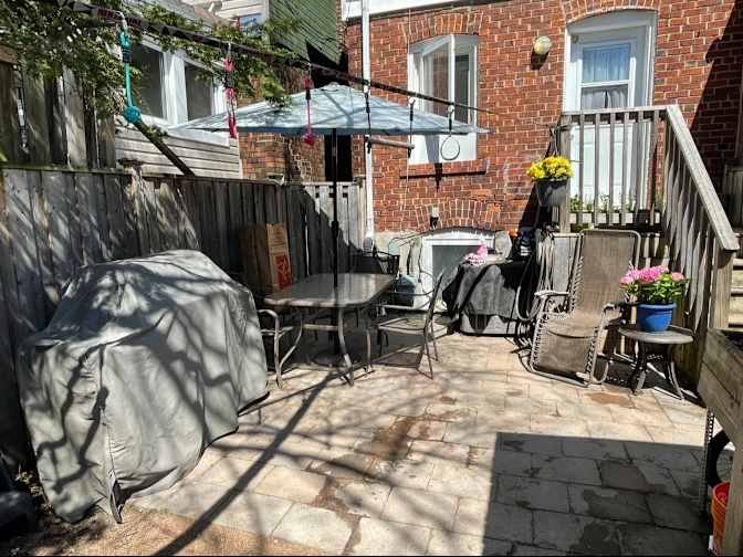 East End - Photo 11