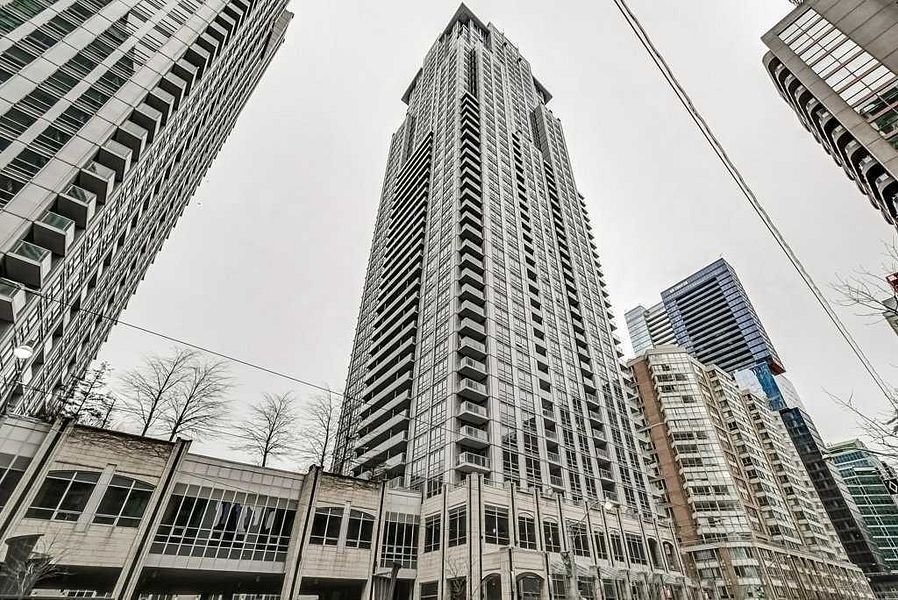 763 Bay Street - Photo 1