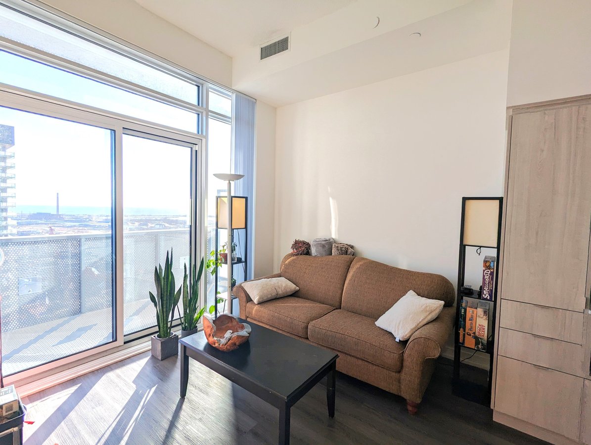 138 Downes Street - Photo 3