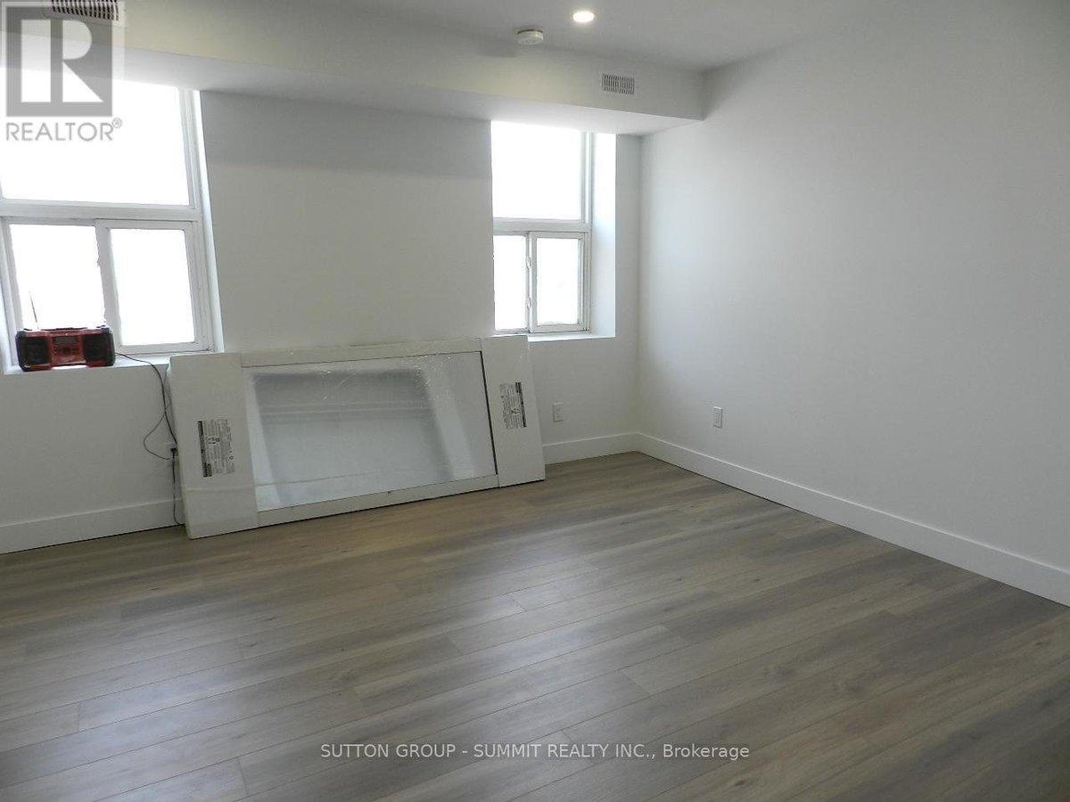 2/F - 577 GERRARD STREET E - Photo 9